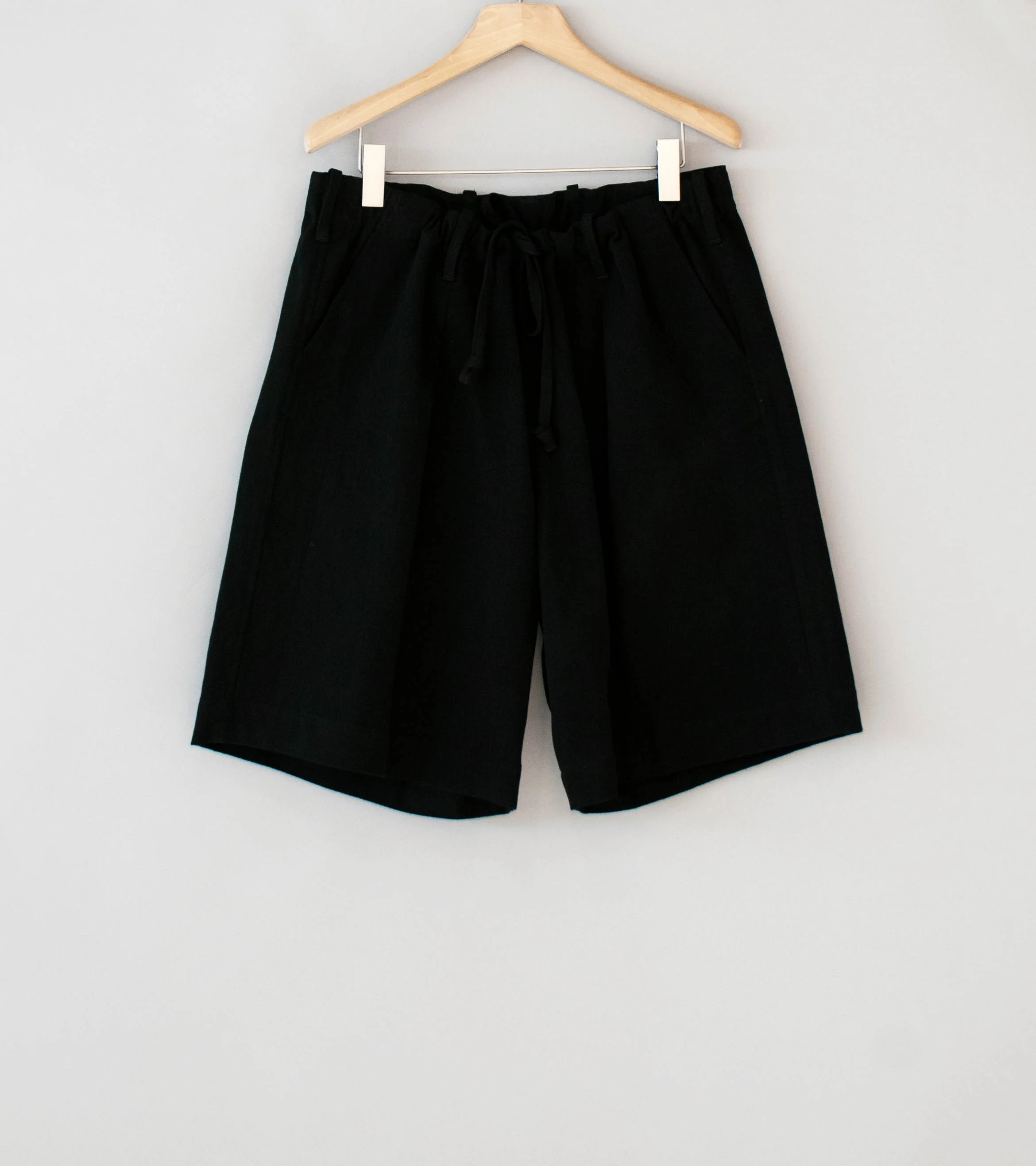 Conkers 'Rambler Short' (Black Cotton Flax Twill)