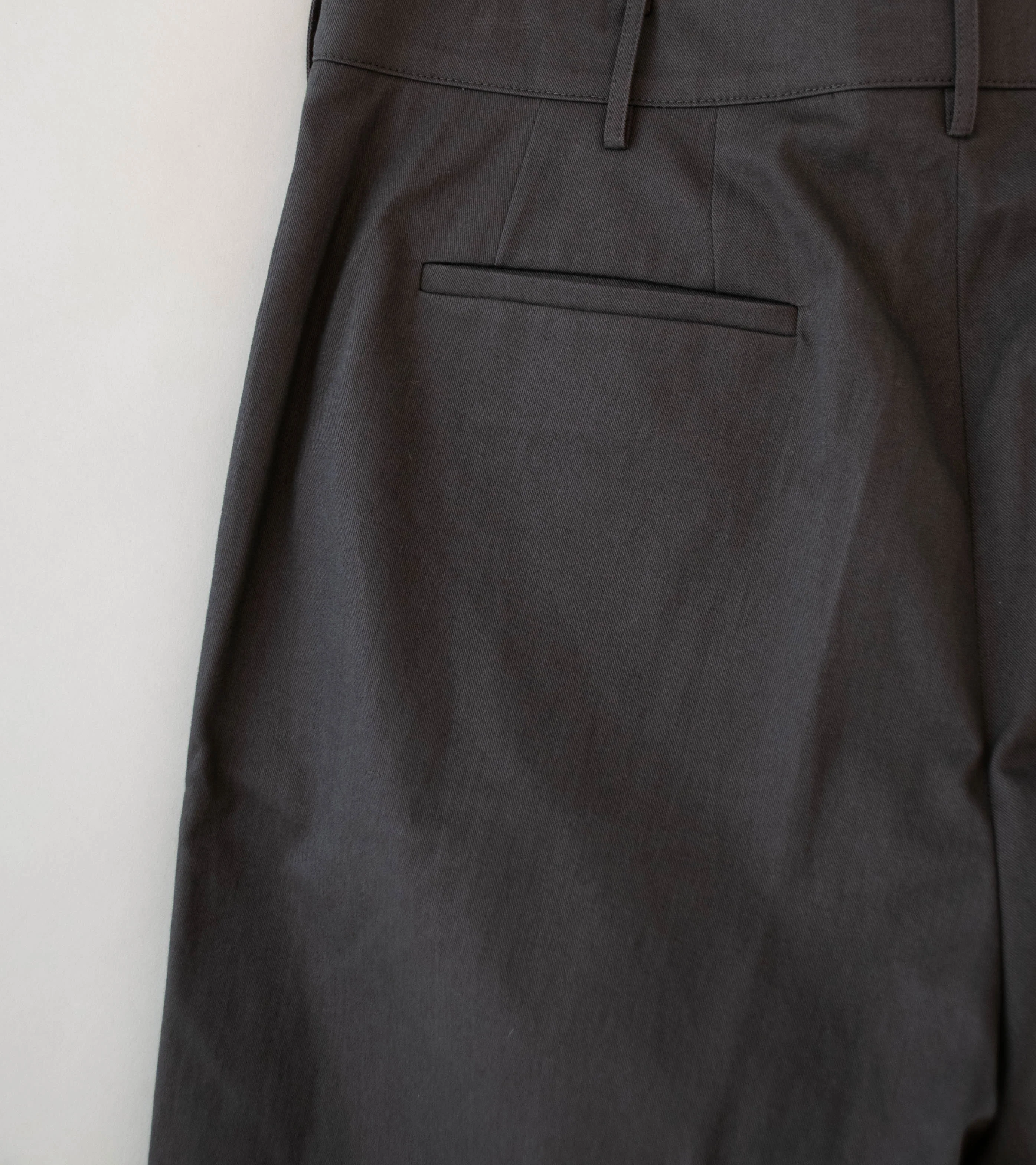 Gajiroc 'Inverted Box Pleated Chino Pants' (Graphite) - Image 7