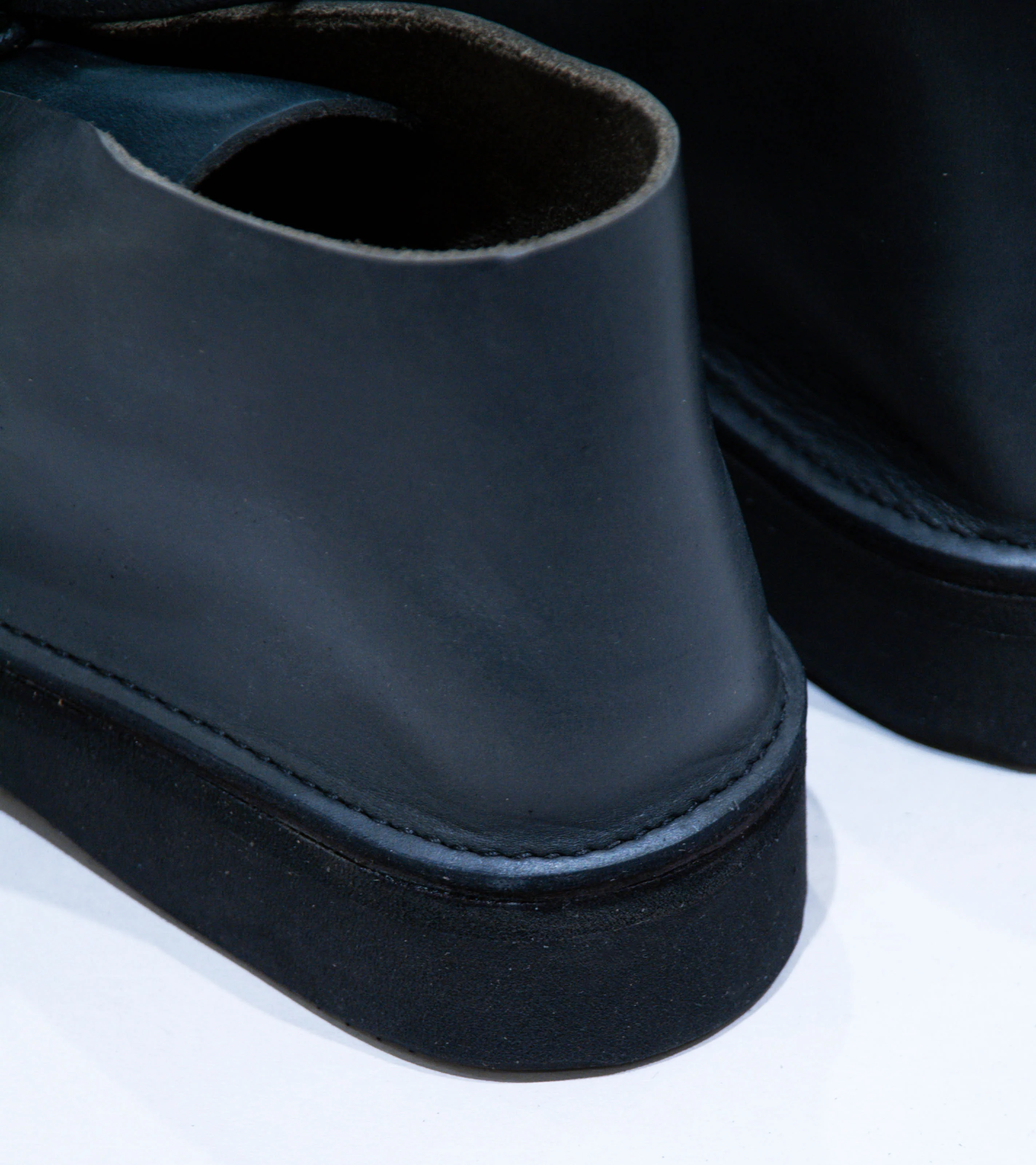 MAN-TLE 'R0 V2 Aurora High' (Midnight Horween) - Image 8