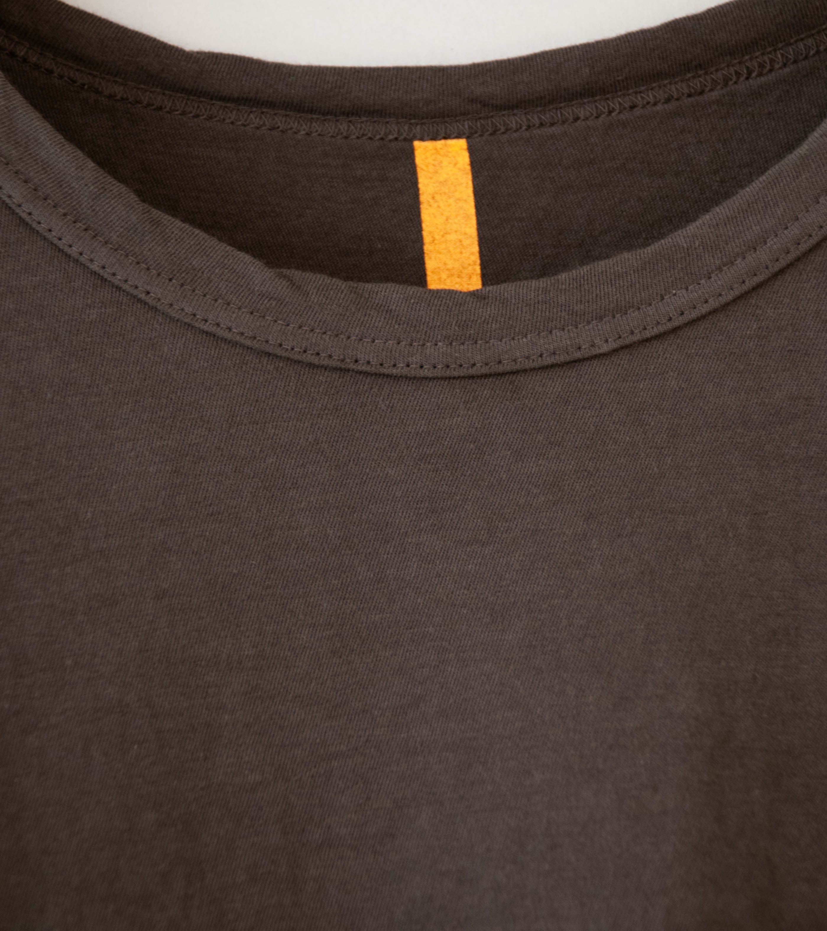 MAN-TLE 'R20 T5 S/S Binder T-Shirt' (Carbon) - Image 3