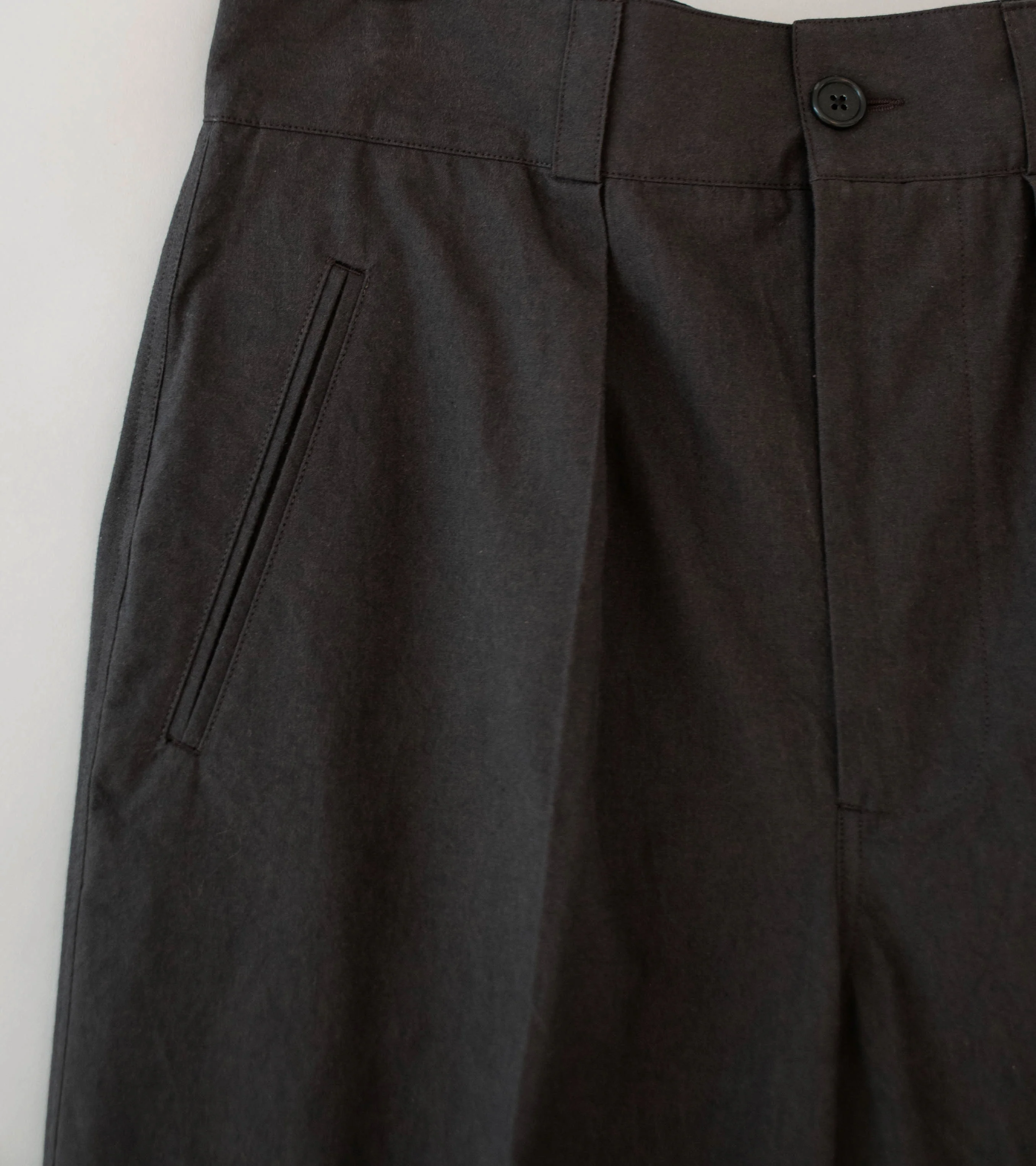 Margaret Howell 'Jet Pocket Trousers' (Earth Dry Plain Weave Cotton) - Image 2